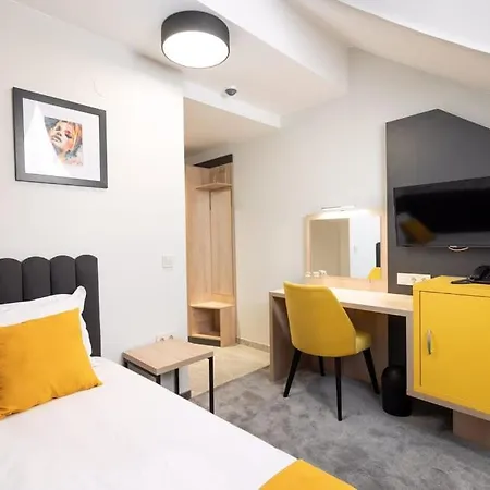Adeo Sport & Hotel