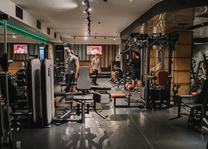 Adeo Sport & Хотел 3*