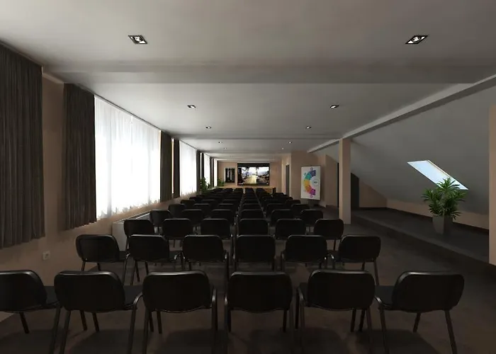 Adeo Sport & Хотел 3*